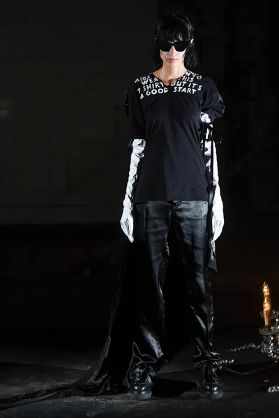Look 29
